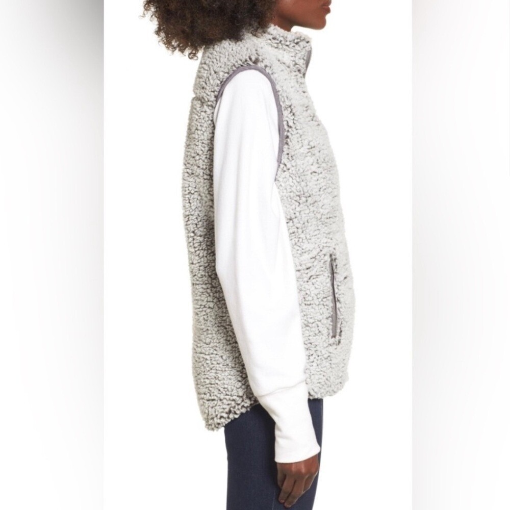 Thread & Supply | Teddy Frosted Icy Gray Sherpa Vest Thick Cozy Warm Layering - Picture 4 of 7